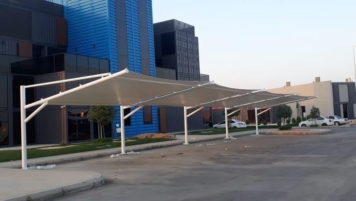 مظلات مواقف سيارات